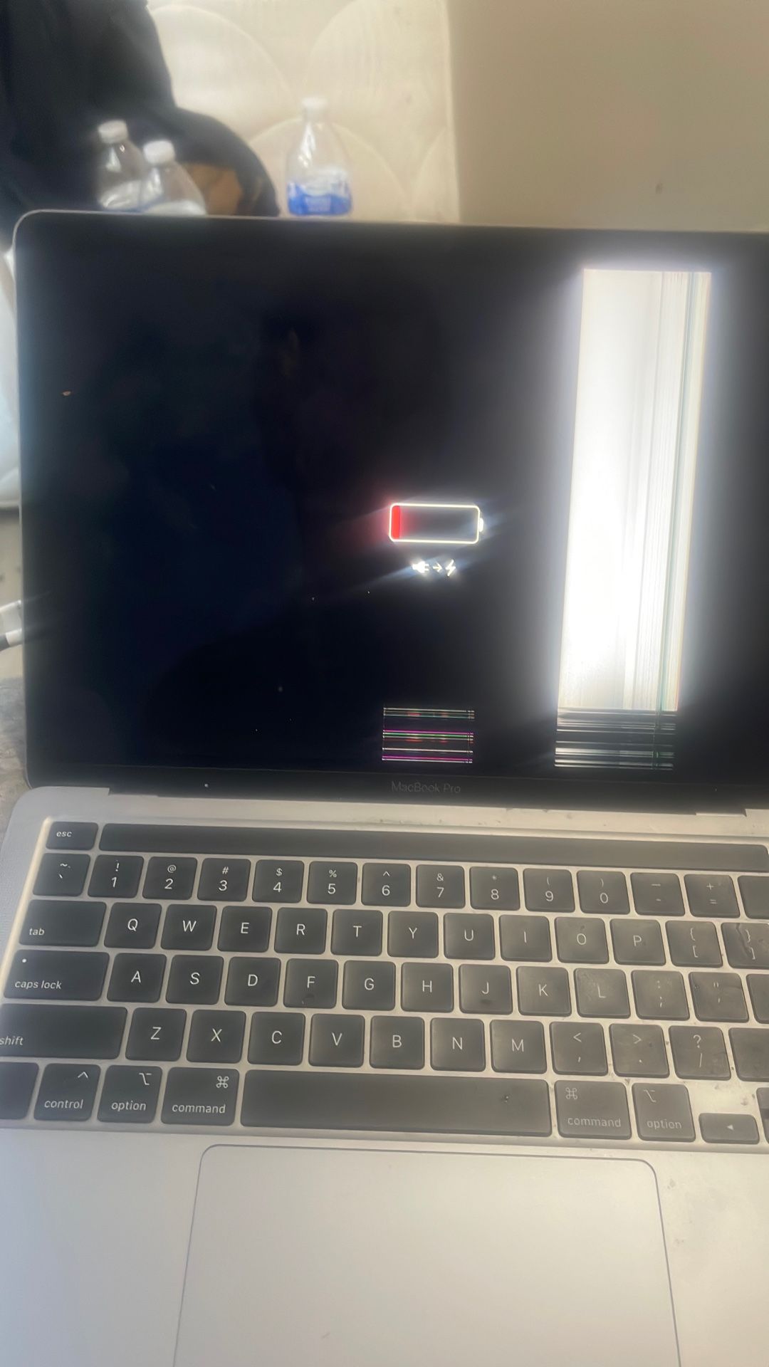 MacBook Pro (13-inch, 2020,Mid 2020 Apple MacBook Pro with 1.4 GHZ Intel Core i5 (13 inch, 8GB RAM, 512GB 