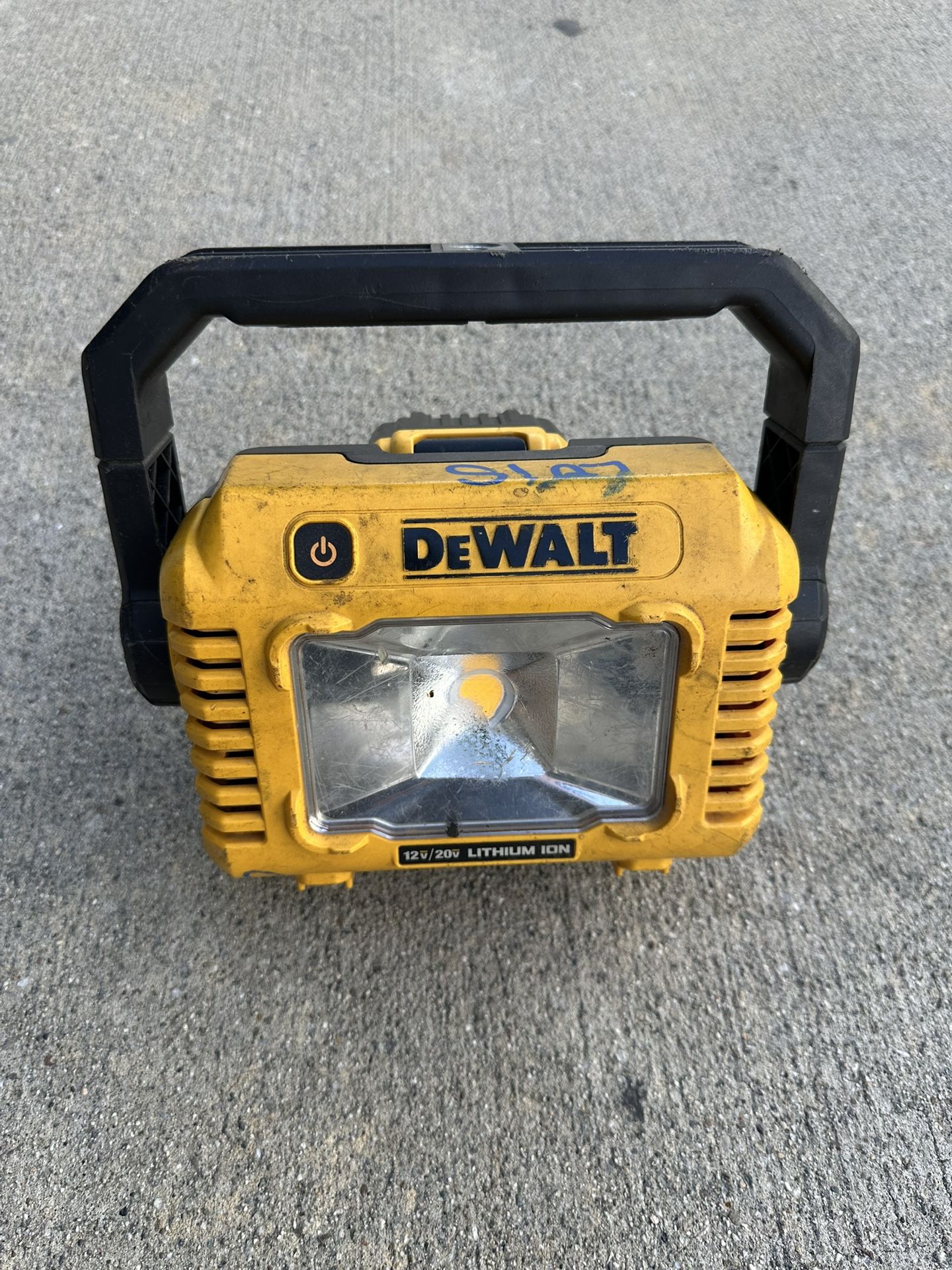 Dewalt 20V MAX Compact Cordless Task Light