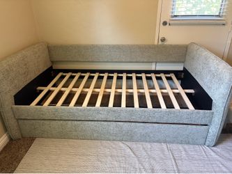 Upholstered twin daybed with trundle NEW