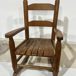 Vintage oak children’s rocking chair 23”x14” p/u Willow Grove or Jamison PA