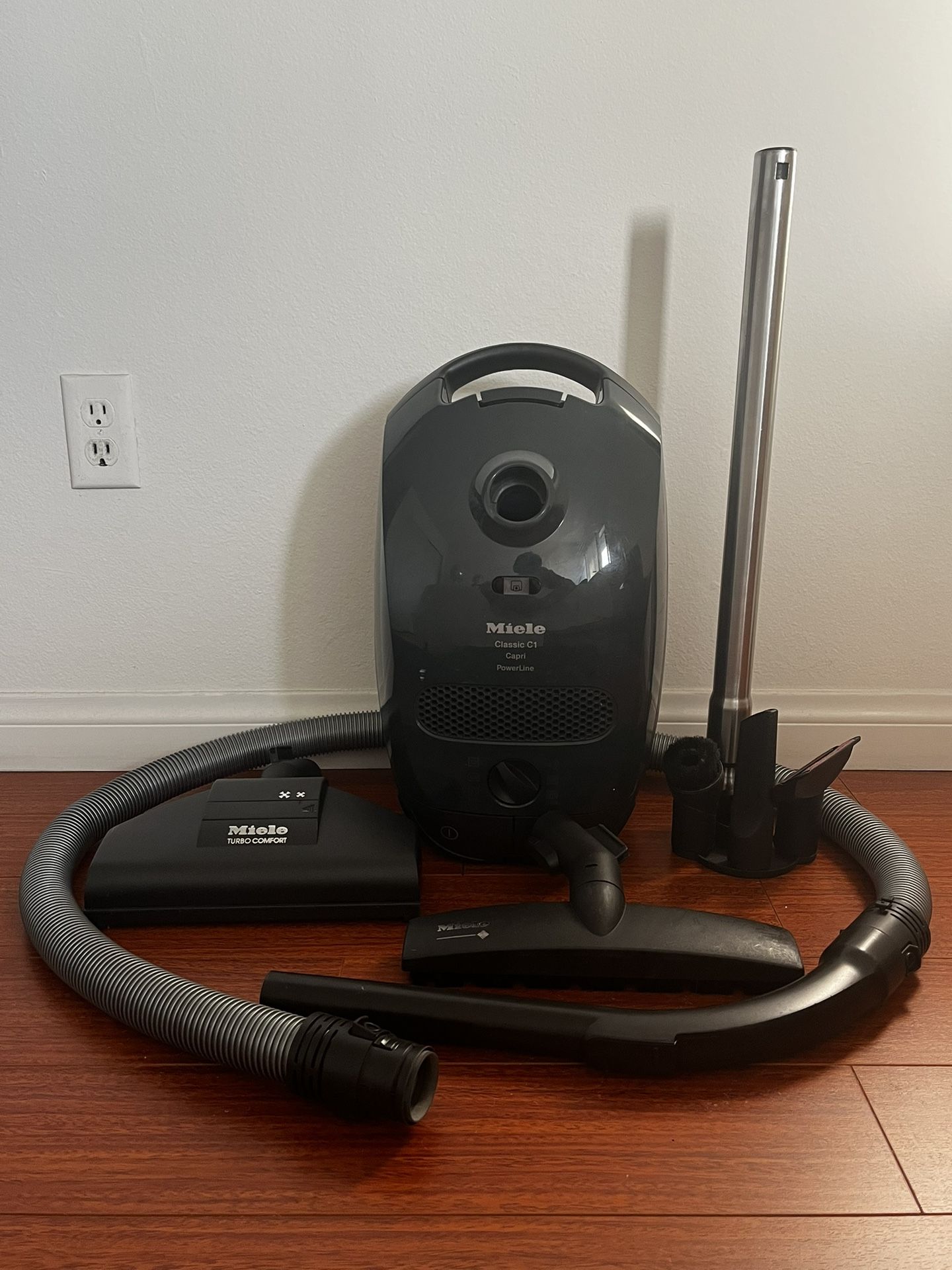 Miele Classic C1 Capri Vacuum-Preowned