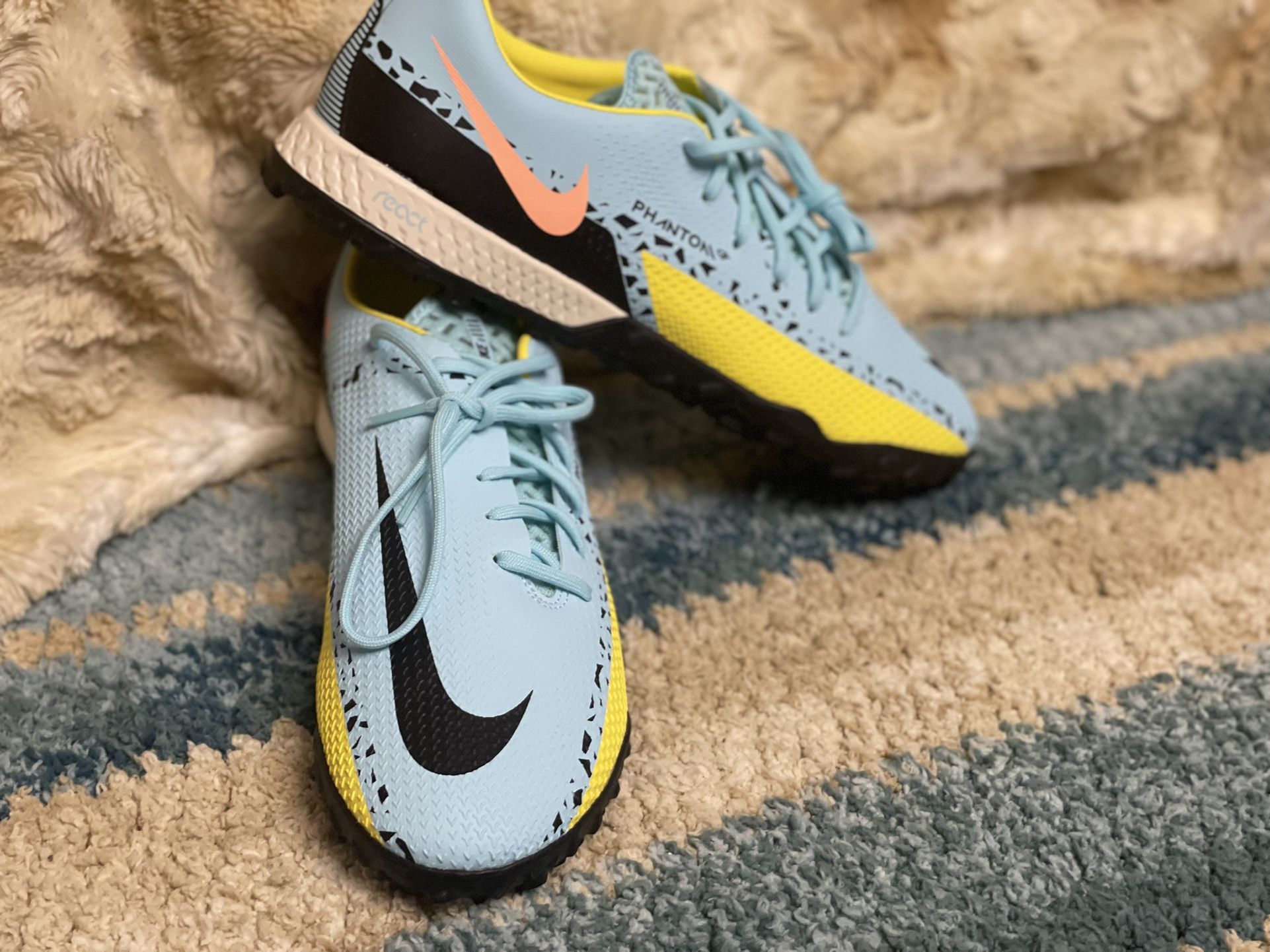 Nike React Phantom GT2 Pro TF Mens Size 11 Soccer Turf Shoes