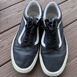 Van's leather shoes man