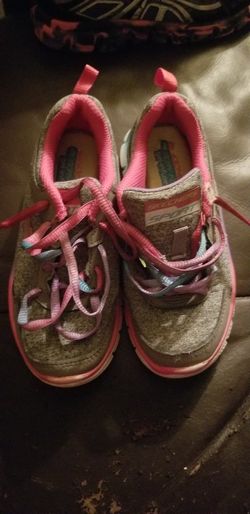 Girl's shoes size 11
