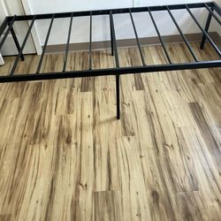 Twin Size Platform Bed Frame 