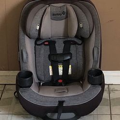 SAFETY 1ST CONVERTIBLE CAR SEAT!!!!