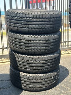 SET OF TIRE 245 65 17 GOODYEAR 85% LIFE