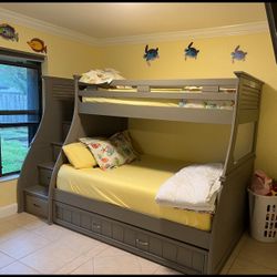 Bunk Beds Triple