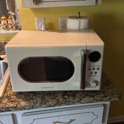 Retro Style Microwave 