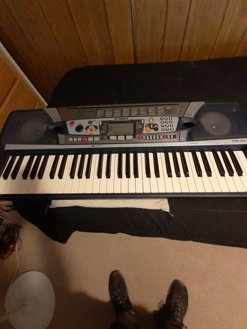Yamaha Keyboard