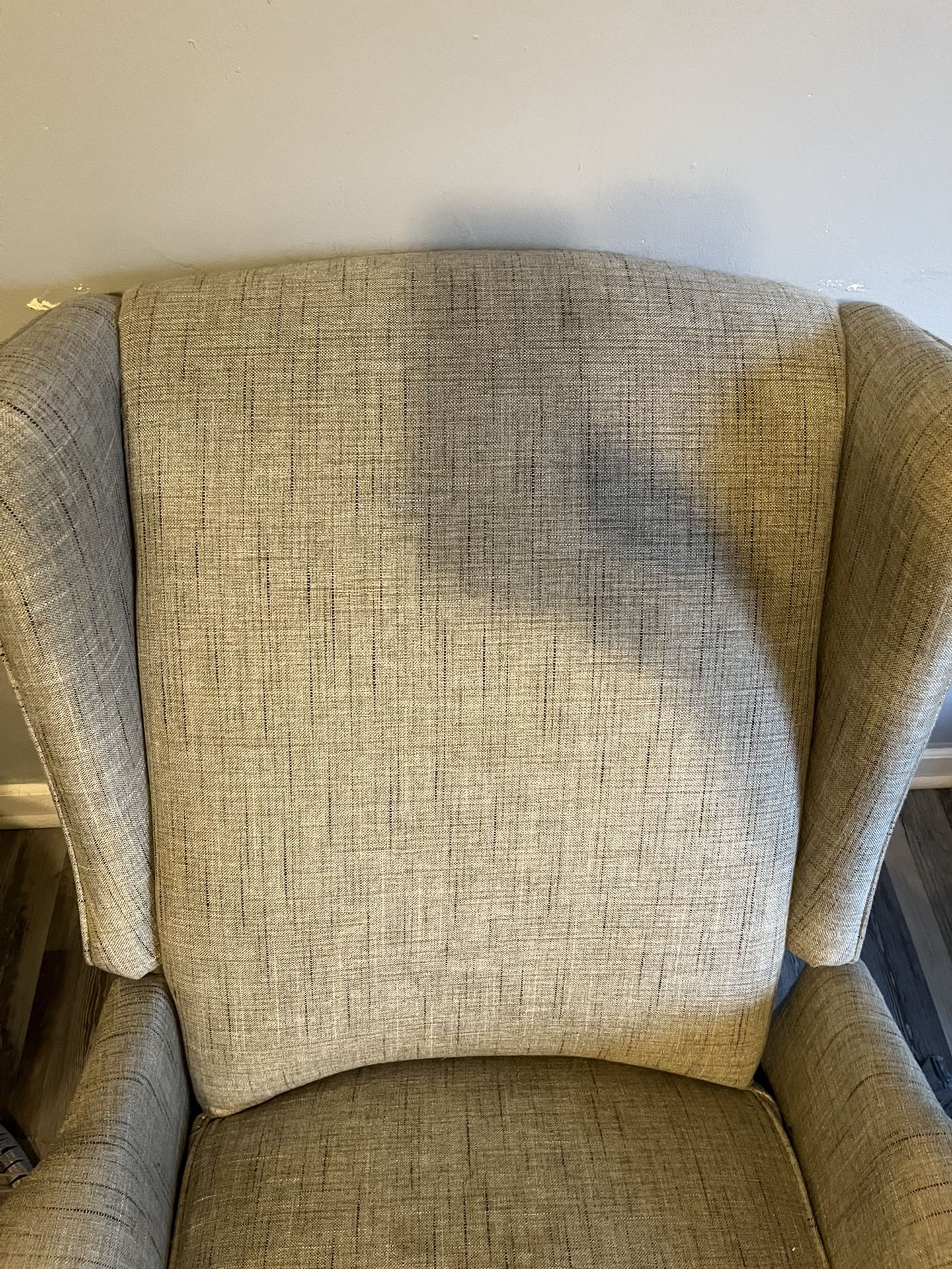 Lazy boy Recliner/ Must Pick Up 70.00