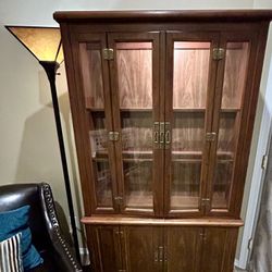 Beautiful Vintage Lighted China Hutch