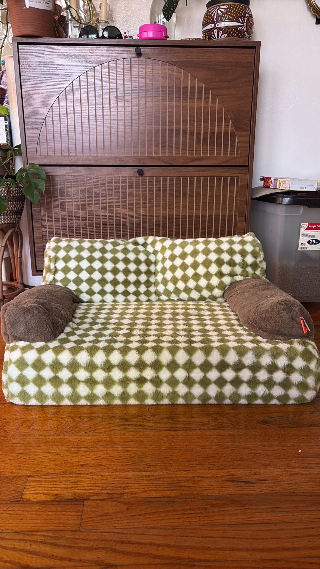 Free Cat couch by Mewoofun