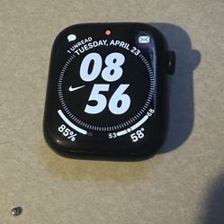 Apple Watch Series 9 45mm GPS