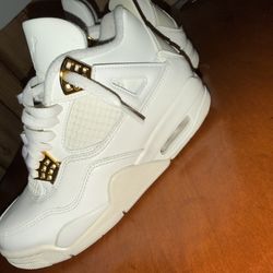 Jordan 4s