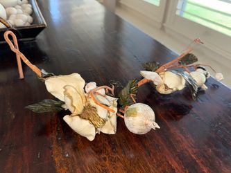 NWT Decorative Floral Piece