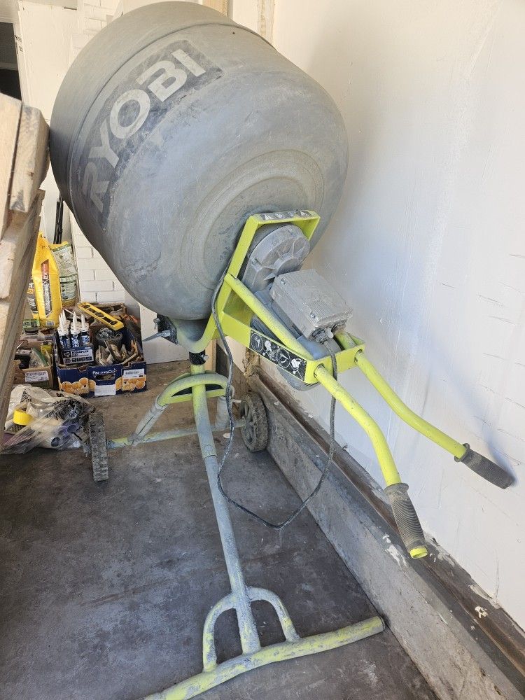 RYOBI CONCRETE MIXER