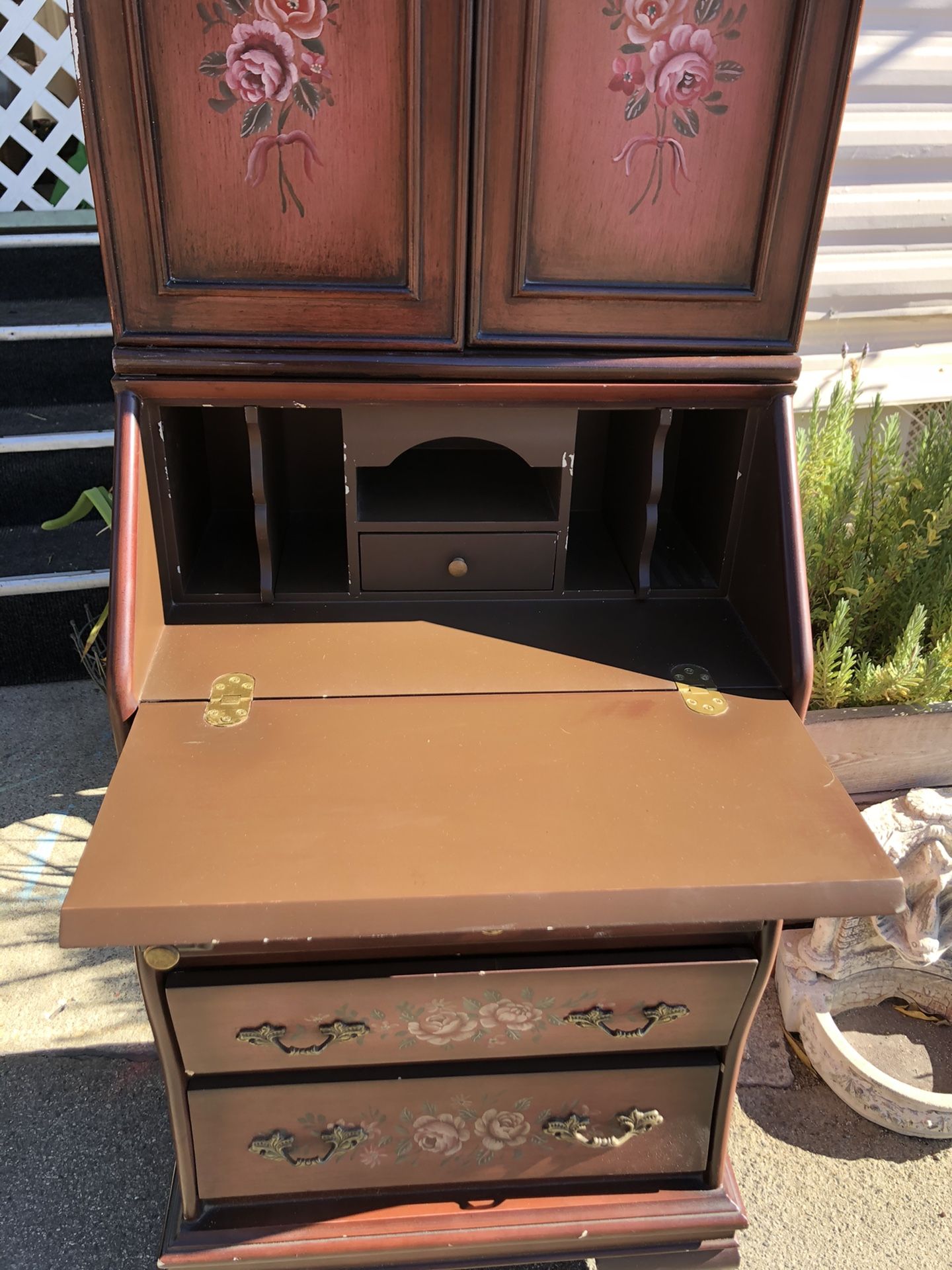 Dresser/Small Desk