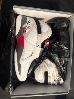Air Jordan Retro 8 Bugs Bunny