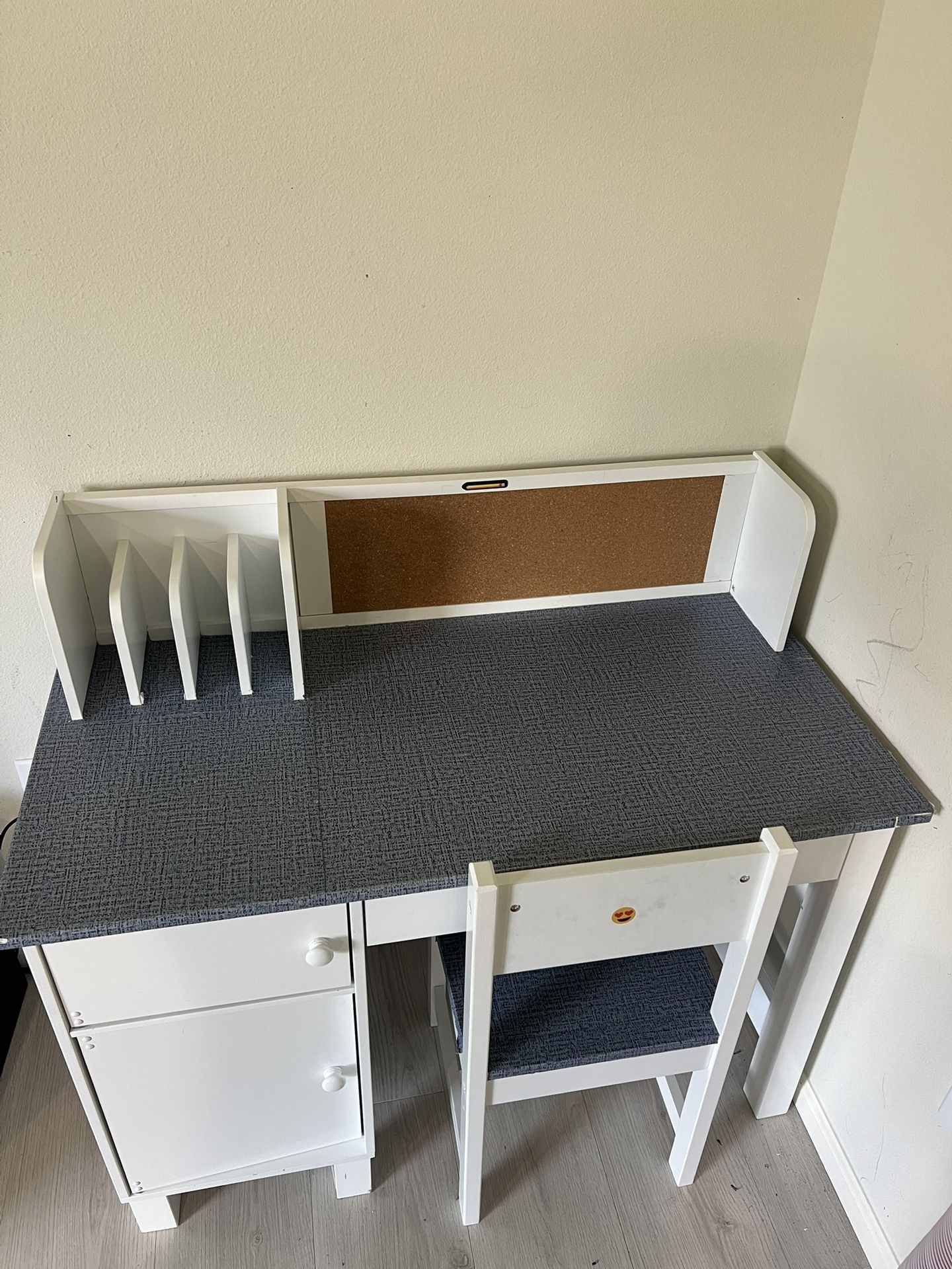 Kids Study Table