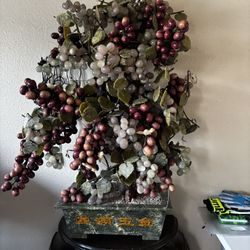 China Natural Xiu Jade Carved Fengshui Grape Tree Bonsai Art Statue
