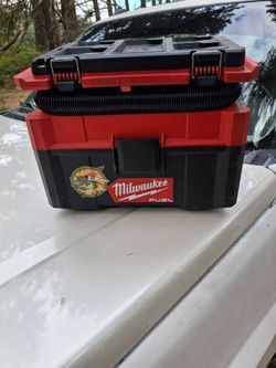 Milwaukee FUEL Cordless Wet/Dry Vacuum