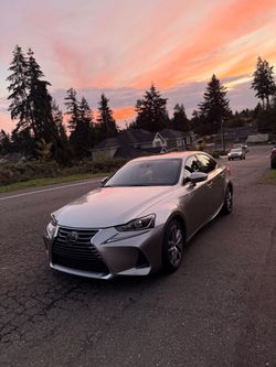 Lexus IS 300 RWD 2019