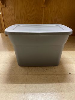 Sterilite Plastic Storage Tote with Lid. 10 Gallons/40 Quarts