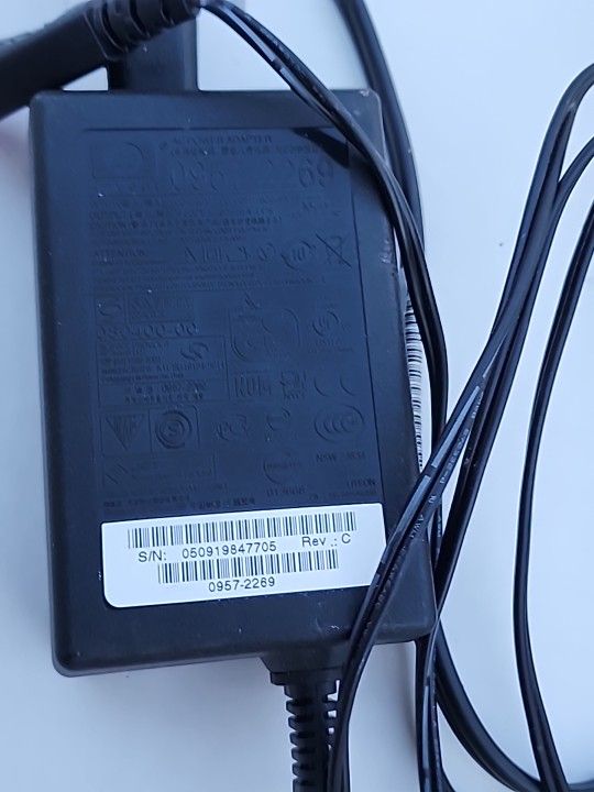 Genuine HP 0(contact info removed) AC Adapter