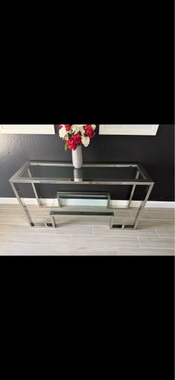Entry way table