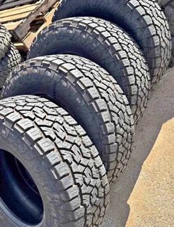 35x12.50/17 toyo vendo un set de llantas usadas excelente condiciones de vida las 4 ✅🤩I am selling a set of used tires, all 4 in excellent living con