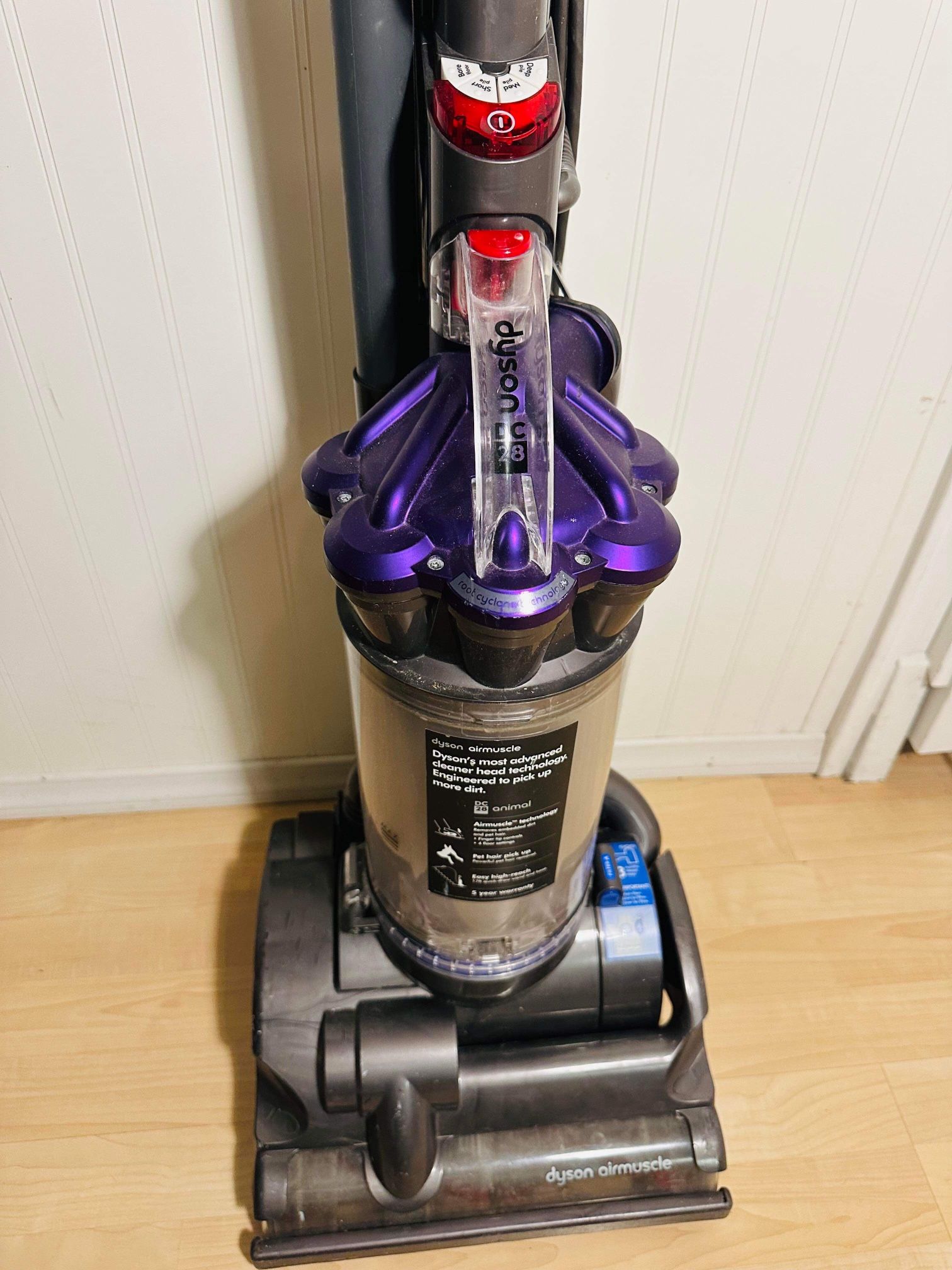 Dyson DC 28 Vacuum