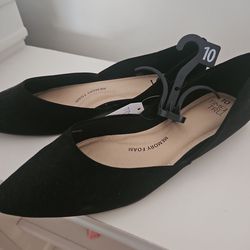 Size 10. Women's flats
