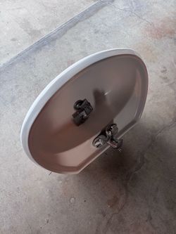 Pedestal Sink-Top Only w/faucet