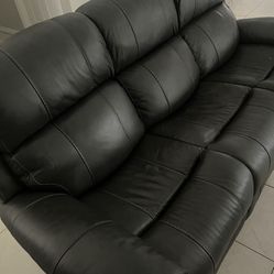 Leather Sofa With Charging Ports On All Sides & Compartment Storage 