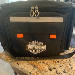 Harley Davidson Saddle Insulated Cooler Bag Picnic Set - NEW - Unused —> ASKING: $124.99 or Best REASONABLE Cash Offer