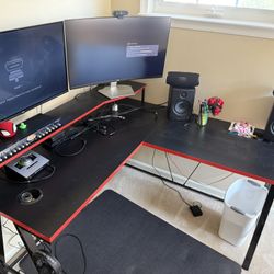Gaming Desk And Chair 