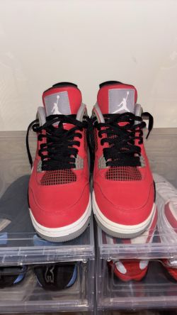 Air Jordan 4 “Toro Bravo” 2013