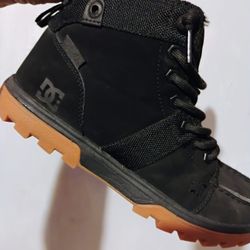 DC Woodland Shoes. Like New .