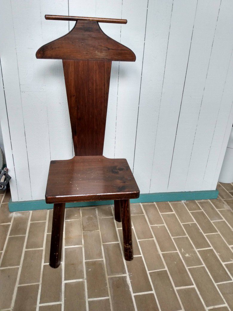 vintage men's organizer chair