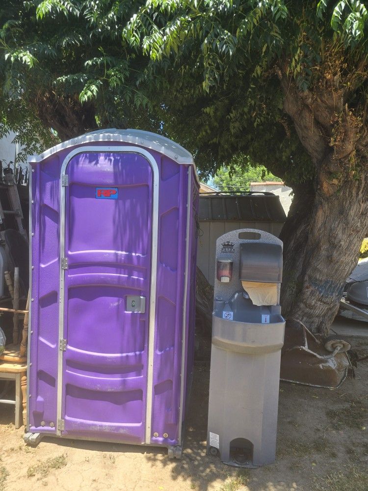 Portable Toilets 
