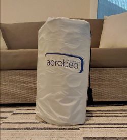 Queen air mattress with built-in pump (no leaks)