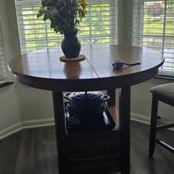 42in Expandable Round High Top Table