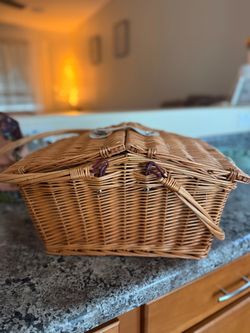 Wicker Picnic Basket with Lid and Handle