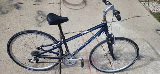 GIANT LADIES HYBRID CRUISER