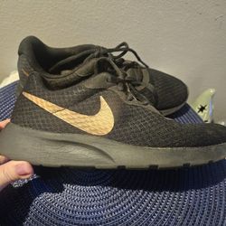 Nike Women's 7.5 Shoes 
