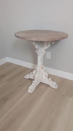 Round Carved Accent End Table