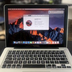 MacBook Pro "Core i5" 2.3 13-Inch (Early 2011). Does not come with charger