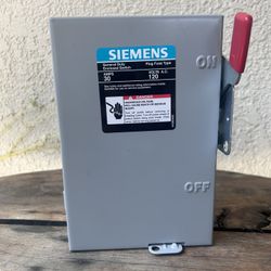 SIEMENS  Disconnect  Box 30 amp  120volts A.C.