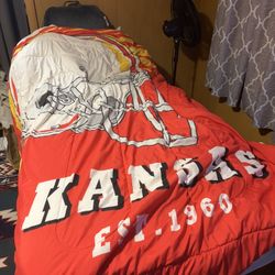 Kanas Blanket And Kansas City Jersey Of Patrick Mahomes